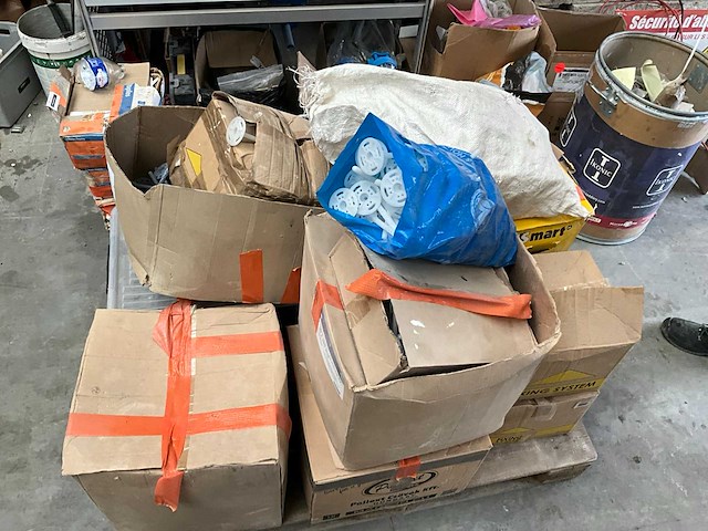 Partij diverse isolatiepluggen - afbeelding 1 van  8