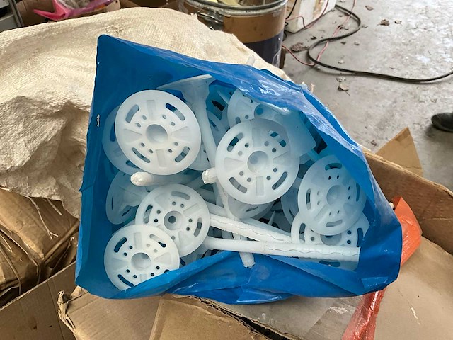 Partij diverse isolatiepluggen - afbeelding 2 van  8