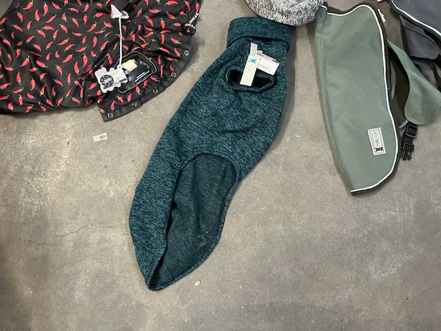 Partij diverse jumpers en body’s voor honden - afbeelding 3 van  10