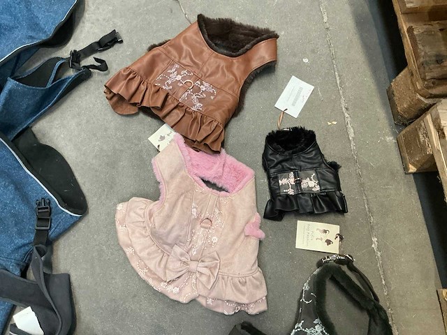 Partij diverse jumpers en body’s voor honden - afbeelding 4 van  11