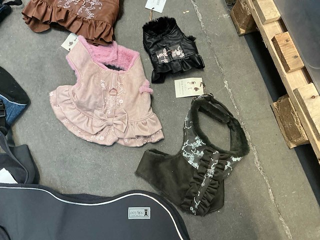 Partij diverse jumpers en body’s voor honden - afbeelding 5 van  11