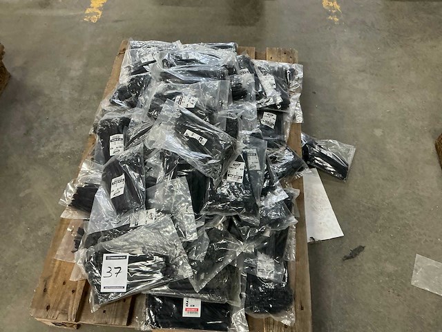 Partij diverse kabelbinders - afbeelding 1 van  5