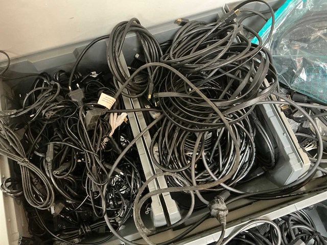 Partij diverse kabels voor audio en computer - afbeelding 2 van  12