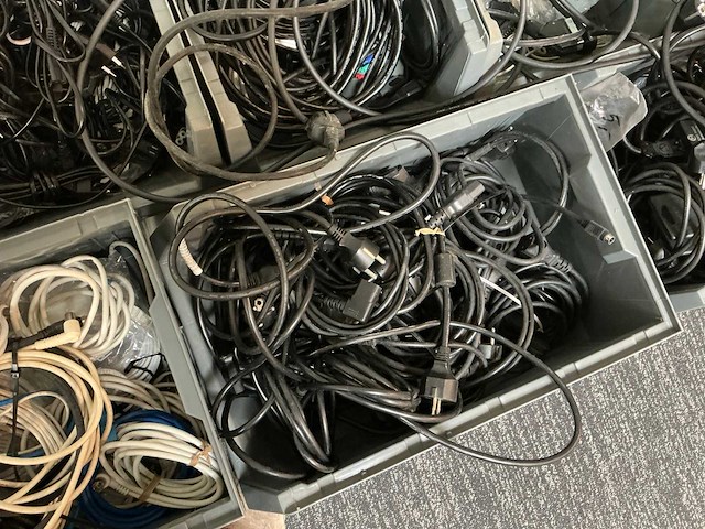 Partij diverse kabels voor audio en computer - afbeelding 3 van  12