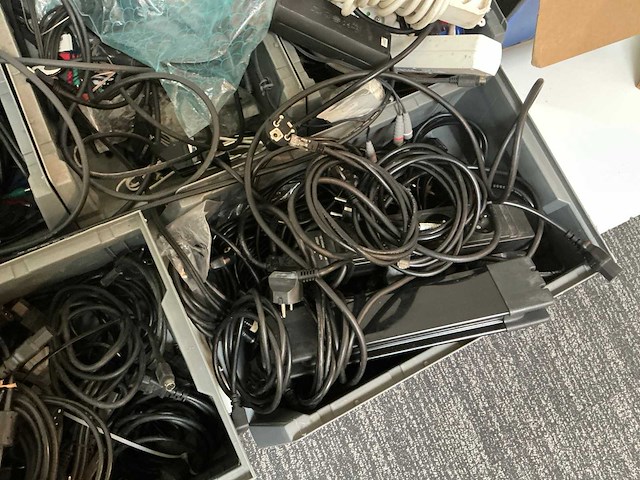 Partij diverse kabels voor audio en computer - afbeelding 4 van  12