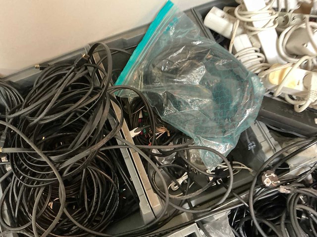 Partij diverse kabels voor audio en computer - afbeelding 5 van  12