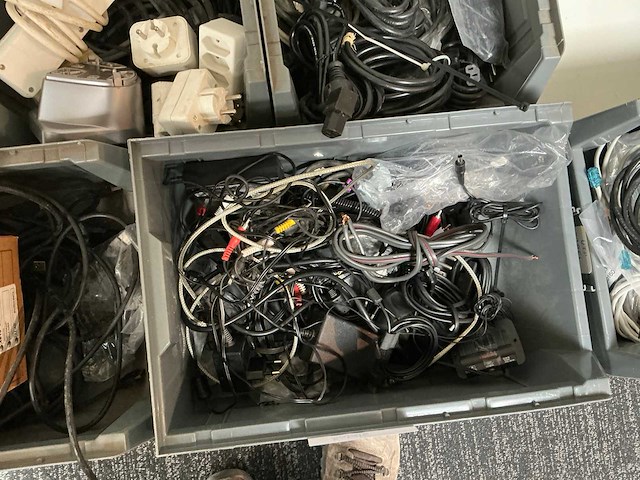 Partij diverse kabels voor audio en computer - afbeelding 9 van  12