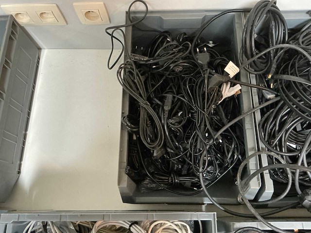 Partij diverse kabels voor audio en computer - afbeelding 12 van  12