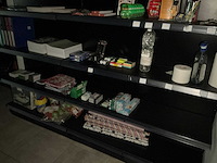 Partij diverse kantoorbenodigdheden, waaronder plakband, inpakpapier en schriften - afbeelding 2 van  2