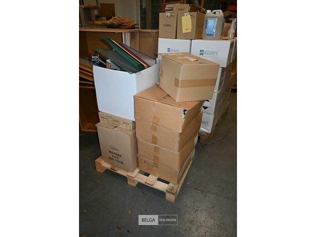 Partij diverse kantoorbenodigdheden - afbeelding 1 van  9