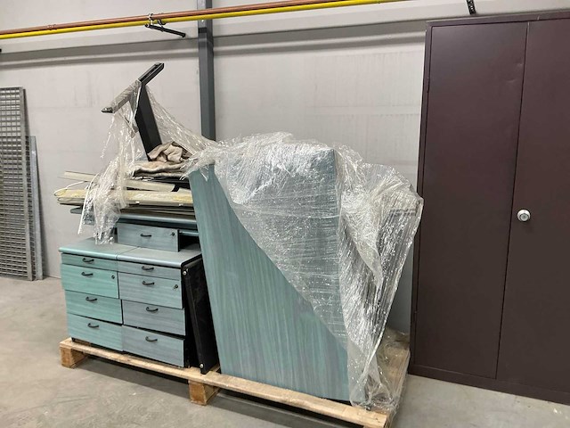 Partij diverse kantoormeubelen - afbeelding 2 van  4