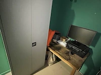 Partij diverse kast en kantoorapparatuur