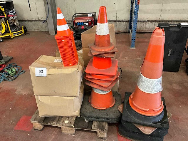 Partij diverse kegels (100x) - afbeelding 1 van  6