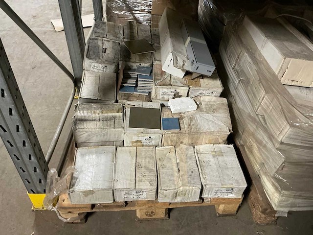 Partij diverse keramische tegels - afbeelding 5 van  12