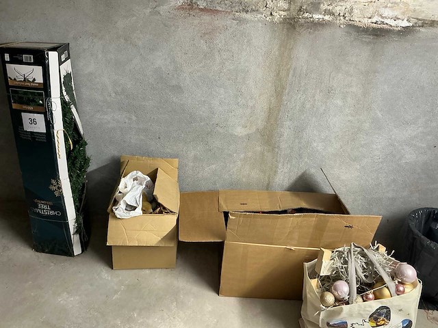 Partij diverse kerst decoratie - afbeelding 1 van  5