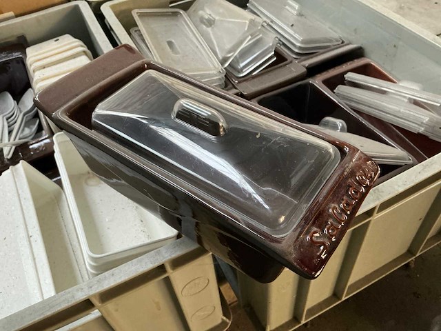 Partij diverse keuken en tafelbenodigdheden - afbeelding 1 van  5