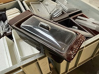 Partij diverse keuken en tafelbenodigdheden - afbeelding 1 van  5