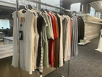 Partij diverse kledij waaronder archepitro - totaal circa 95 stuks - afbeelding 16 van  31