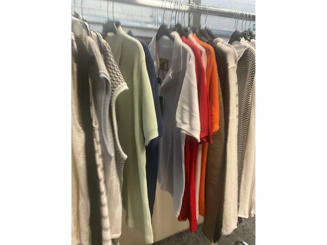 Partij diverse kledij waaronder archepitro - totaal circa 95 stuks - afbeelding 18 van  31