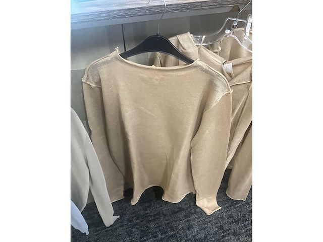 Partij diverse kledij waaronder archepitro - totaal circa 95 stuks - afbeelding 26 van  31