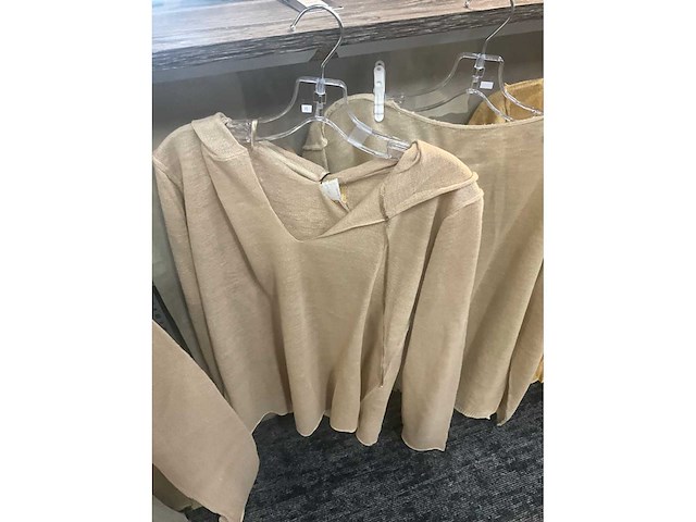 Partij diverse kledij waaronder archepitro - totaal circa 95 stuks - afbeelding 27 van  31