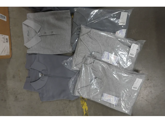 Partij diverse kleding - afbeelding 2 van  5