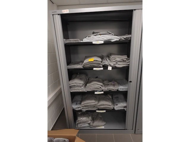Partij diverse kleding - afbeelding 1 van  8