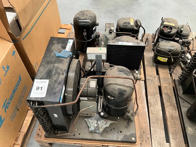 Partij diverse koelcompressoren - afbeelding 1 van  3