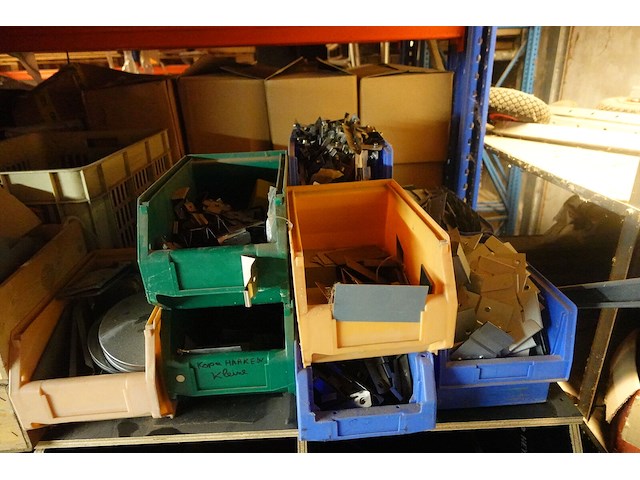 Partij diverse koppelstukken + bevestigingsmateriaal - afbeelding 4 van  42