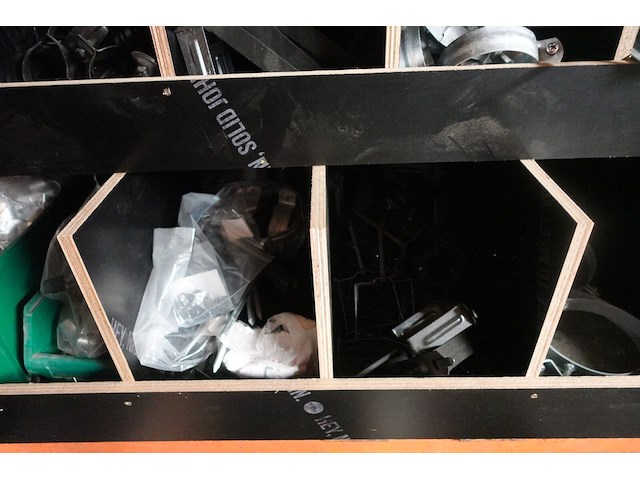 Partij diverse koppelstukken + bevestigingsmateriaal - afbeelding 26 van  42