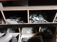Partij diverse koppelstukken + bevestigingsmateriaal - afbeelding 28 van  42
