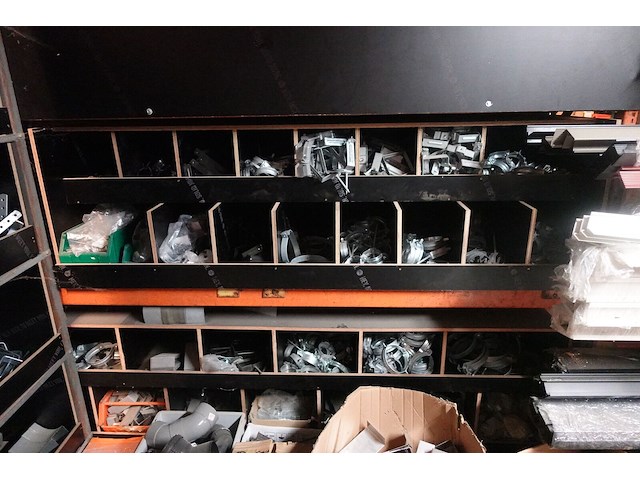 Partij diverse koppelstukken + bevestigingsmateriaal - afbeelding 23 van  42