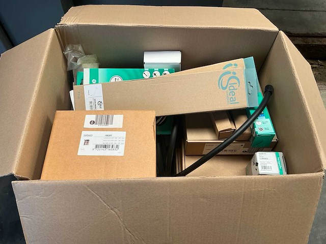 Partij diverse kranen en accessoires - afbeelding 7 van  16