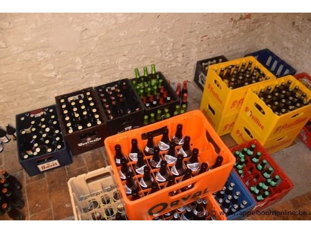 Partij diverse kratten met bieren en frisdranken, o.a. chimay, duvel, westmalle, orval, coca-cola, lipton, gini - afbeelding 2 van  4