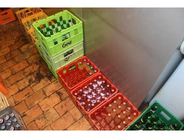 Partij diverse kratten met bieren en frisdranken, o.a. chimay, duvel, westmalle, orval, coca-cola, lipton, gini - afbeelding 4 van  4