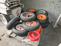 Partij diverse kruiwagenwielen - afbeelding 1 van  6