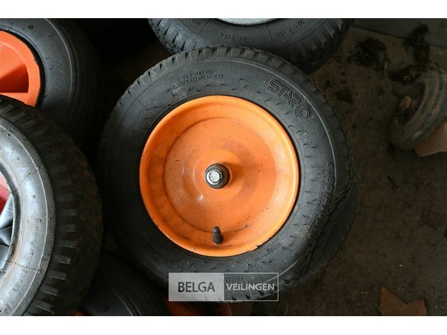 Partij diverse kruiwagenwielen - afbeelding 3 van  6