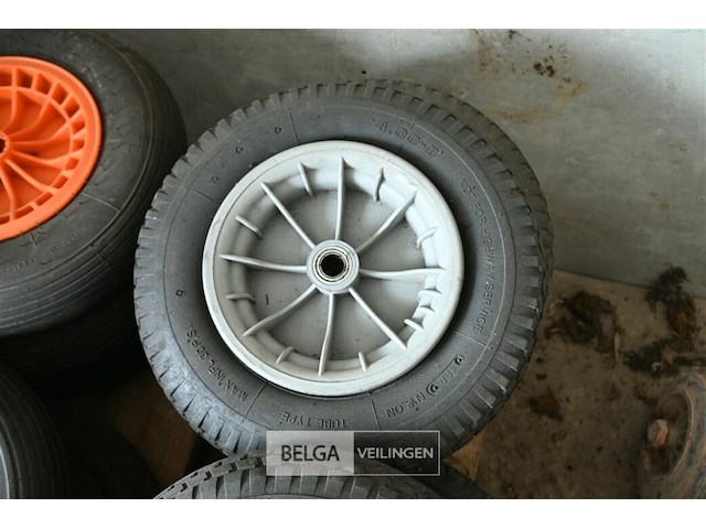 Partij diverse kruiwagenwielen - afbeelding 4 van  6