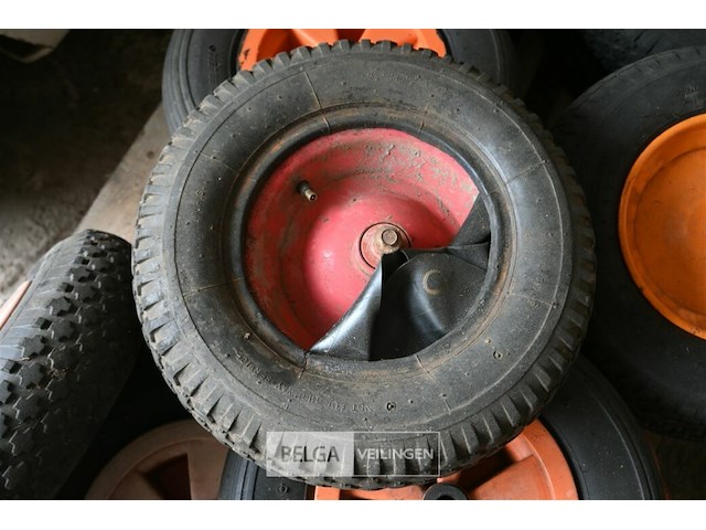 Partij diverse kruiwagenwielen - afbeelding 6 van  6