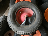 Partij diverse kruiwagenwielen - afbeelding 6 van  6