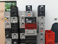 Partij diverse kunstof bakken