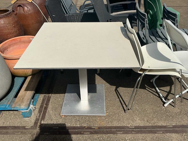 Partij diverse kunstof tuinstoel+tafel - afbeelding 3 van  3