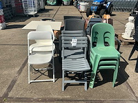 Partij diverse kunstof tuinstoel+tafel - afbeelding 1 van  3