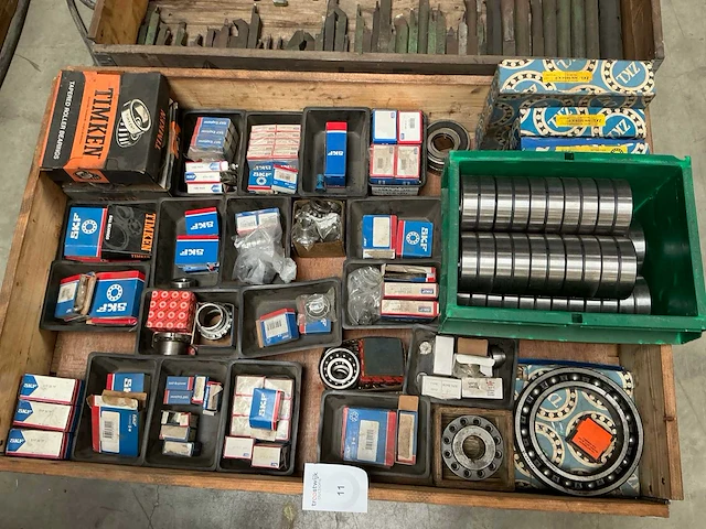 Partij diverse lagers en toebehoren - afbeelding 1 van  10
