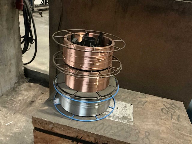 Partij diverse lasdraad op rol - afbeelding 3 van  3