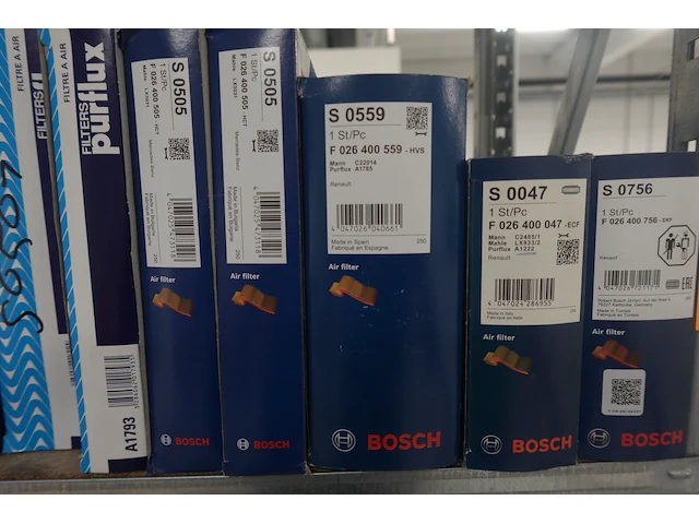 Partij diverse lucht & pollenfilters - afbeelding 1 van  7