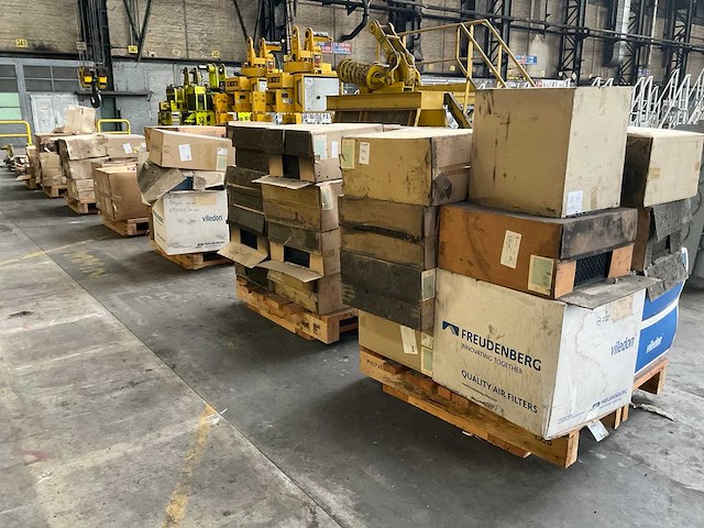 Partij diverse luchtfilters - afbeelding 1 van  6