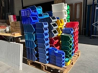 Partij diverse magazijnbakken - afbeelding 1 van  9