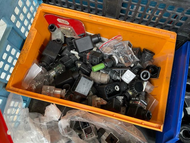 Partij diverse magnetische ventielen - afbeelding 3 van  5
