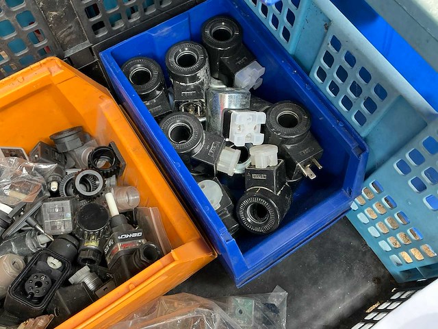Partij diverse magnetische ventielen - afbeelding 4 van  5